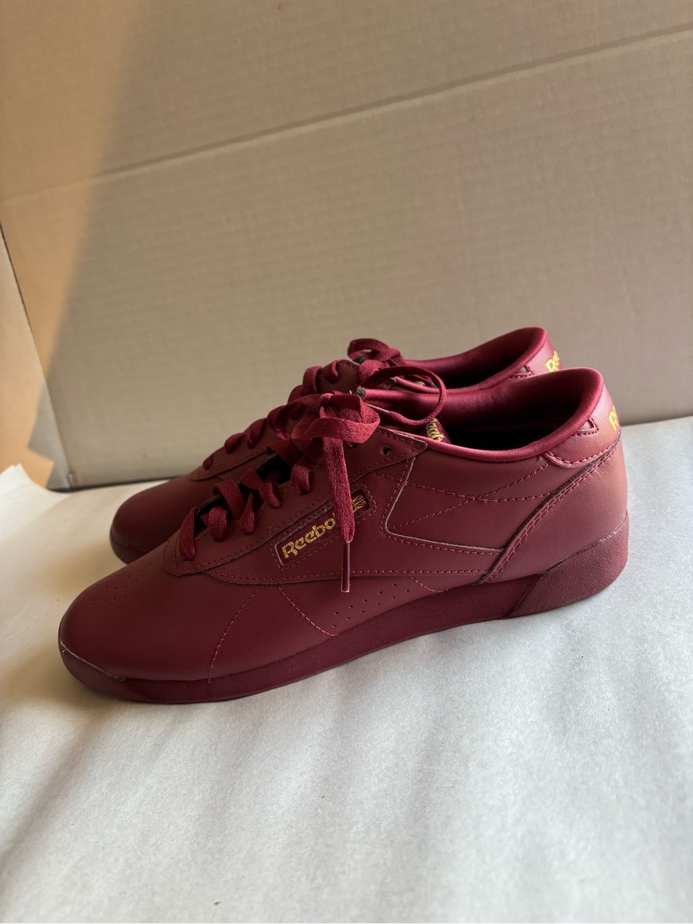 Reebok Classic Princess Burgundy Maroon Gold Logo Sneakers Women’s 9